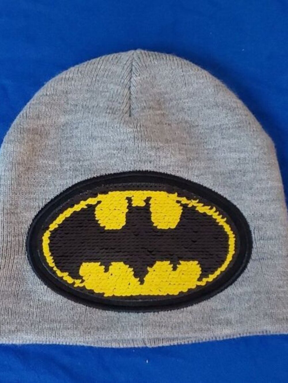 DC Comics Batman Reversible Sequin Beanie Hat Gray Knit Flipping Logo Cap